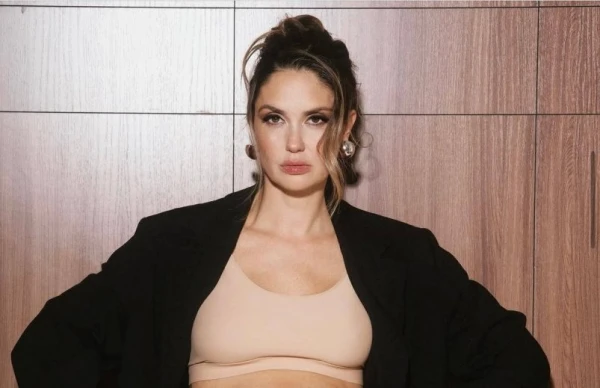 Изображение к статье: «Хватит лезть в прошлое»: Агата Муцениеце резко ответила хейтерам из-за Прилучного