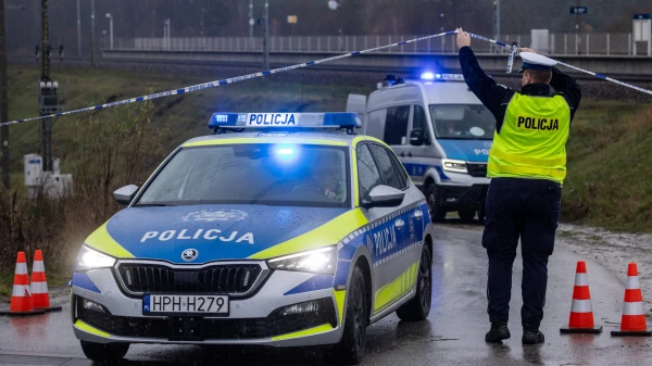 Польская полиция прибыла на место очередной диверсии.