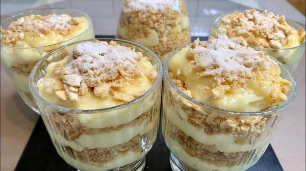 Изображение к статье: Простота и изысканная подача: готовим ленивый «Наполеон» в стакане за 15 минут