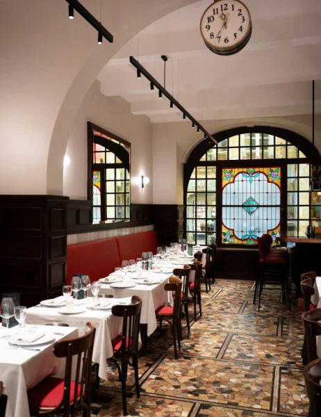 Изображение к статье: Столы накрыты, а гостей и нет.