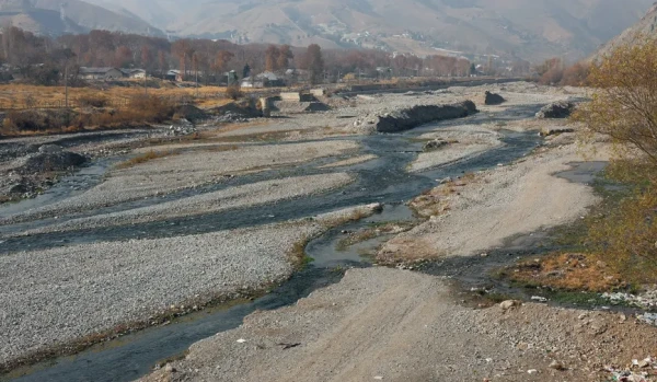 Так сейчас выглядят озера и реки страны.