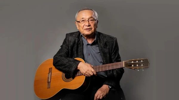 «Давайте негромко, давайте вполголоса»: в Риге выступит легендарный бард Юлий Ким