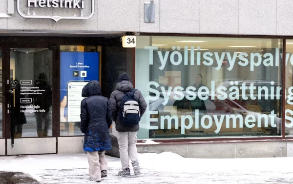 Изображение к статье: У комфортабельной биржи труда Хельсинки - не жарко.