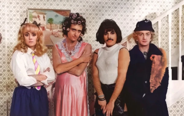 Изображение к статье: Суд в Москве признал фотографию группы Queen «ЛГБТ-пропагандой»