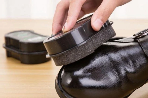 Изображение к статье: Вредят ли силиконовые губки обуви?