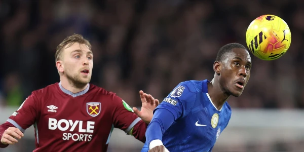 «Челси» выиграл третий из трех матчей АПЛ под руководством главного тренера Лиама Росеньора