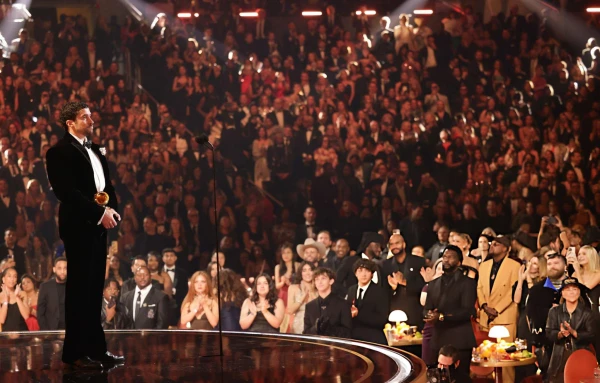 Изображение к статье: Главную премию «Грэмми» впервые присудили альбому на испанском языке