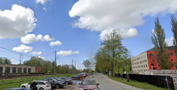 Изображение к статье: Поезд прямо к дверям: больница Страдиня призывает построить железнодорожную остановку в Агенскалнсе