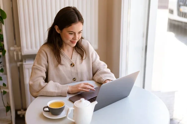 Вам пишут сообщения с помощью нейросети: как это распознать