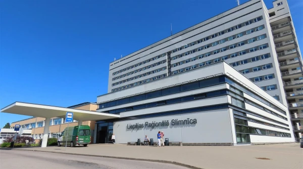 Изображение к статье: В больнице Лиепаи сегодня было многолюдно.