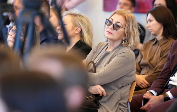 Изображение к статье: «Становишься просто нажимателем кнопки». Депутат Сейма разочаровалась в политике.