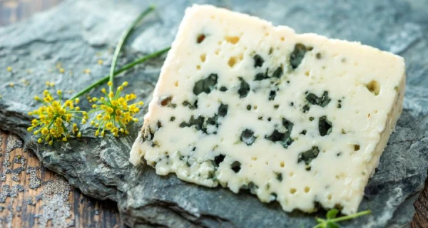 От шоколада до сыра: какие продукты стоит исключить при мигрени