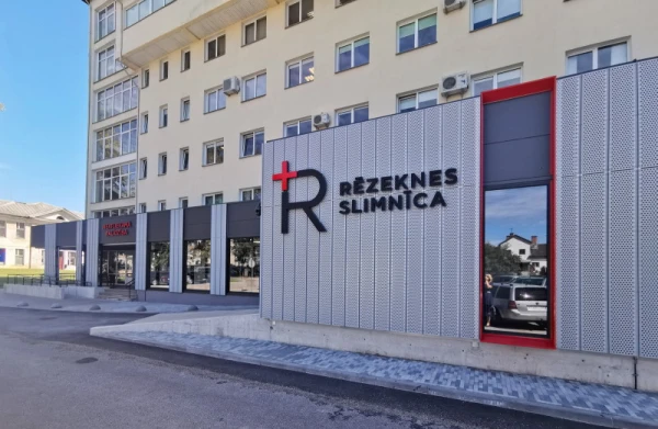 Может само пройдет? Новая реформа Минздрава Латвии: больницы есть, а врачей в них нет