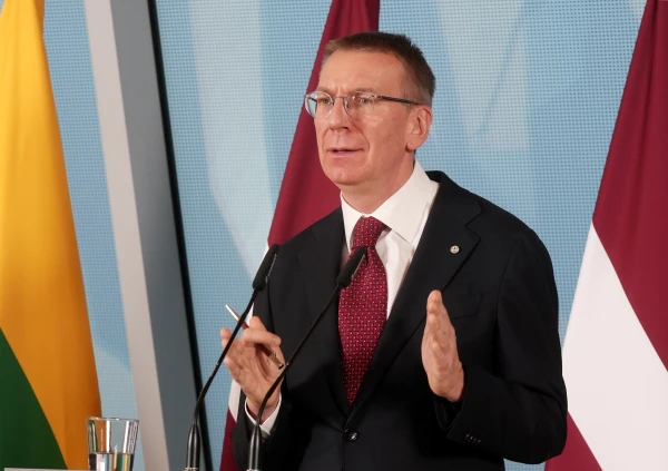 Поворачивай обратно! Ринкевич пытается войти в историю как жесткий контролер Сейма