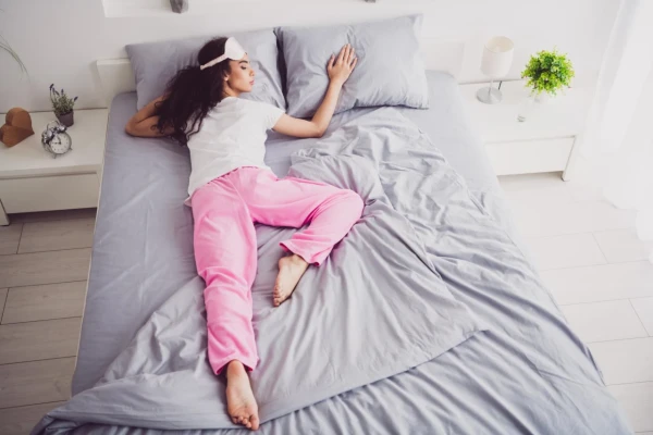 Изображение к статье: Самые вредные позы для сна: «карандаш» против «тираннозавра»