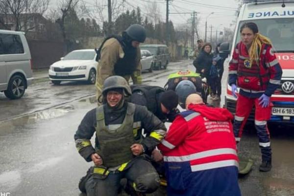 Число жертв удара по Одессе достигло 21. В больнице умер спасатель