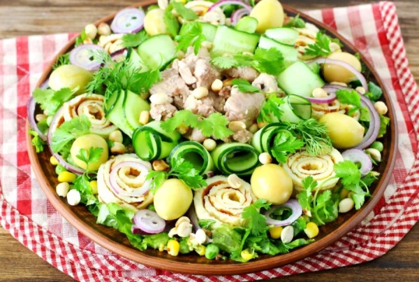 Простые и полезные салаты из печени трески - 5 рецептов