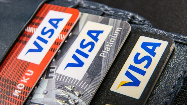 Изображение к статье: Старому Свету разонравилось использовать только американские кредитки.