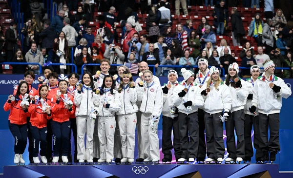 Фигуристы после награждения получили повреждения коньков. Сборная Японии не ограничилась словами, а подала официальную жалобу