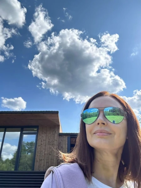 Изображение к статье: «Небольшой, но очень уютный»: как выглядит загородный коттедж Ирины Безруковой