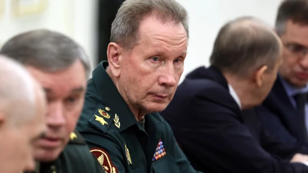 Изображение к статье: Он всегда был недалеко от Путина.