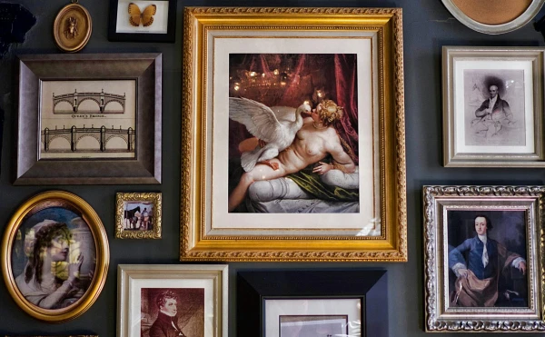 Искусство на стенах поднимает нашу самооценку.