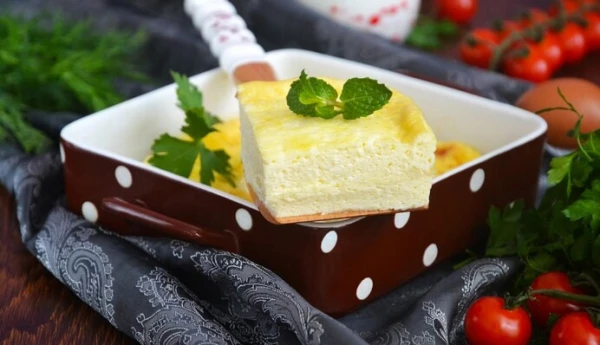 Так делали наши бабушки: одна добавка, и омлет получится пышным