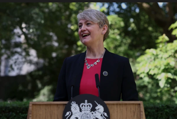 Глава МИД Британии призвала сильнее надавить на Россию