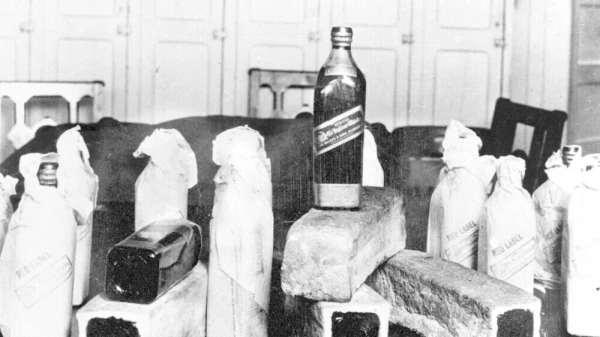 Изображение к статье: Контрабандный виски из Канады обогащал мафию.