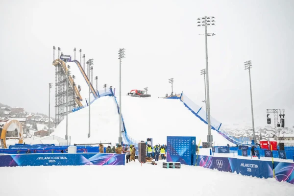 Австрийского прыгуна с трамплина дисквалифицировали на Олимпиаде из-за размера обуви