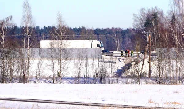 Изображение к статье: На месте аварии на Кекавской окружной дороге ликвидирована опасность утечки газа