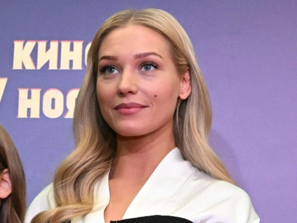 Изображение к статье: Эта Кристиночка свежа и хороша.