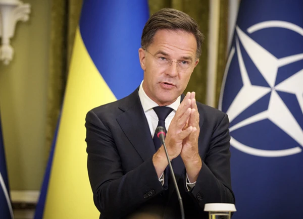 Изображение к статье: Генсеку НАТО присудили премию за самые странные анекдоты