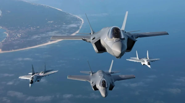 Изображение к статье: Нашествие американских истребителей заметили в одном регионе