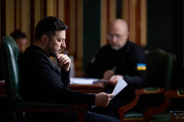 Изображение к статье: Народ отвергнет односторонний выход из Донбасса - Зеленский