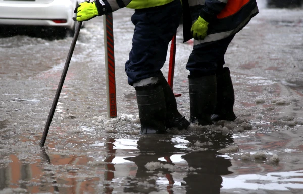 Сильные морозы вызвали волну прорывов водопроводов — оттепель грозит новыми авариями