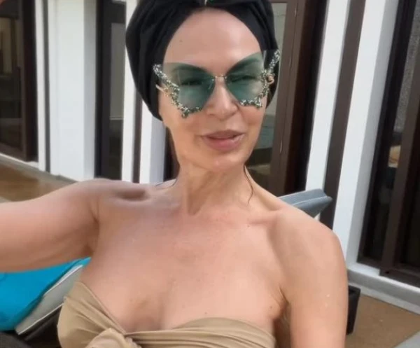 Эвелина Висвальдовна свежа и хороша.