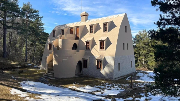 В Каталонии найдено здание авторства Гауди