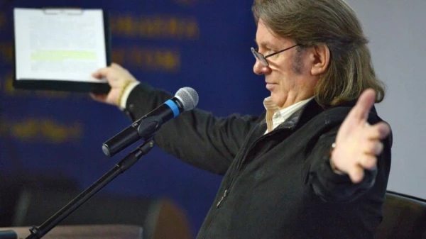 Юрий Эдуардович имеет вот такую эрудицию.