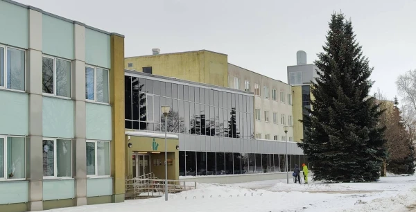 Изображение к статье: Нарвское здание Ида-Вируского центра профессионального образования.