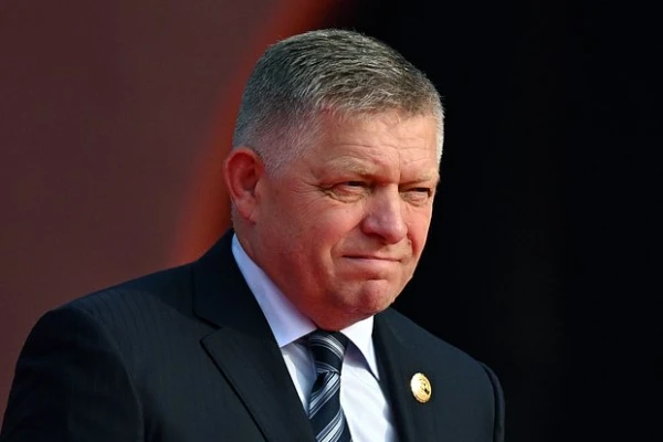 Изображение к статье: Фицо назвал безумием финансирование Украины ЕС