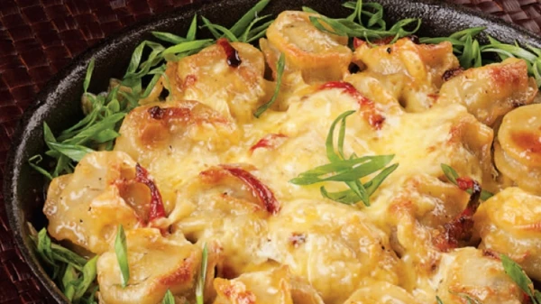 Просто смешать и поставить в духовку: оригинальный рецепт пельменного пирога