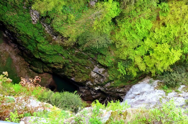 Взгляд в бездну: путешествие ко дну легендарной пропасти Мацоха