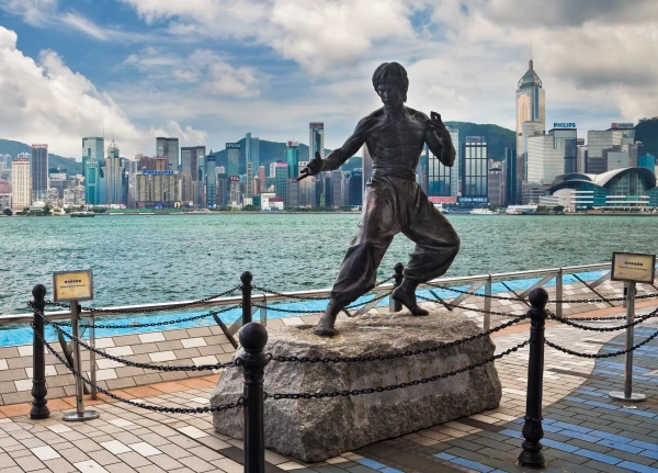 И мастер такой молодой.