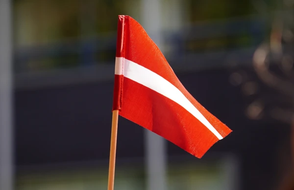 Прошел пикет против искоренения русского языка в обслуживании клиентов