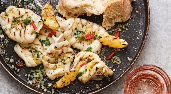 Изображение к статье: Диетолог рассказала о полезных свойствах кальмара