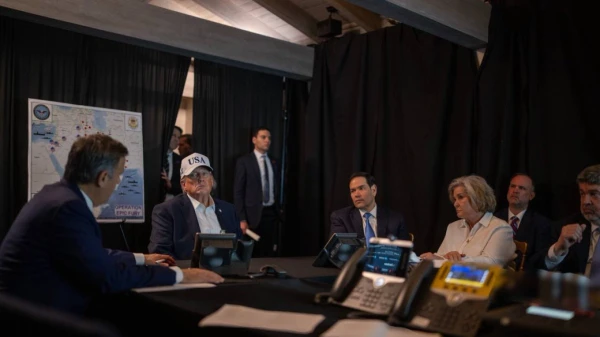 Изображение к статье: Глава Белого дома решил покрасоваться в ситуационной комнате.