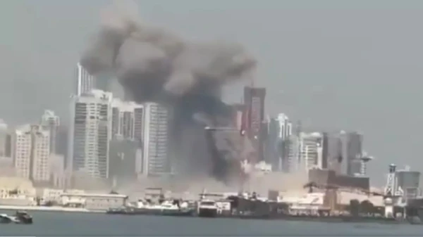 На выход! Туристов начали выселять из отелей Дубая