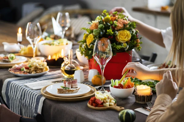 Как правильная сервировка помогает «спасти» подгоревший пирог