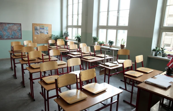 «Черный список» для детей и воспитателей: как в Риге закрывали школы и детсады